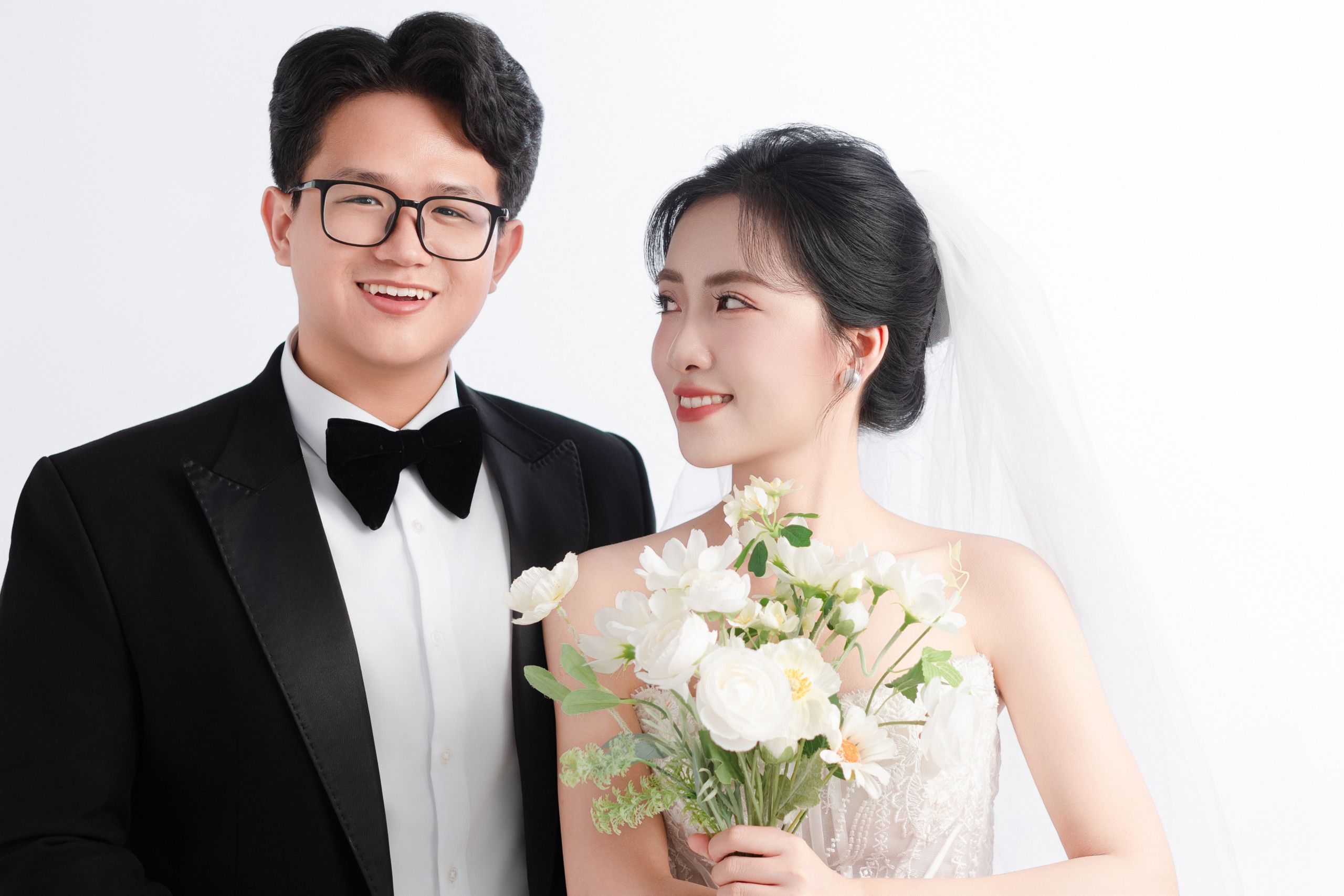Hữu Đức – Mai Nguyệt