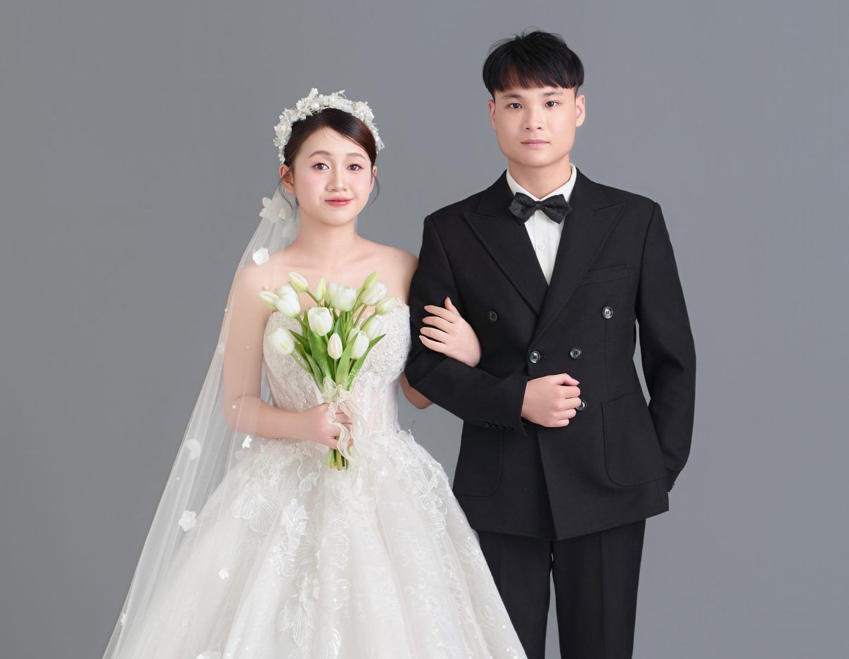 Thư Mời Cưới Hồng Luân – Triệu Vân