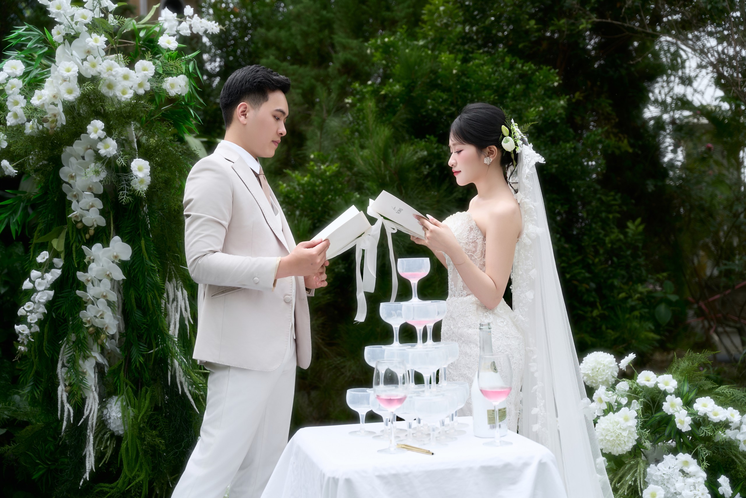 Thư mời tiệc cưới Văn Hiền ♥ Hồng Thắm